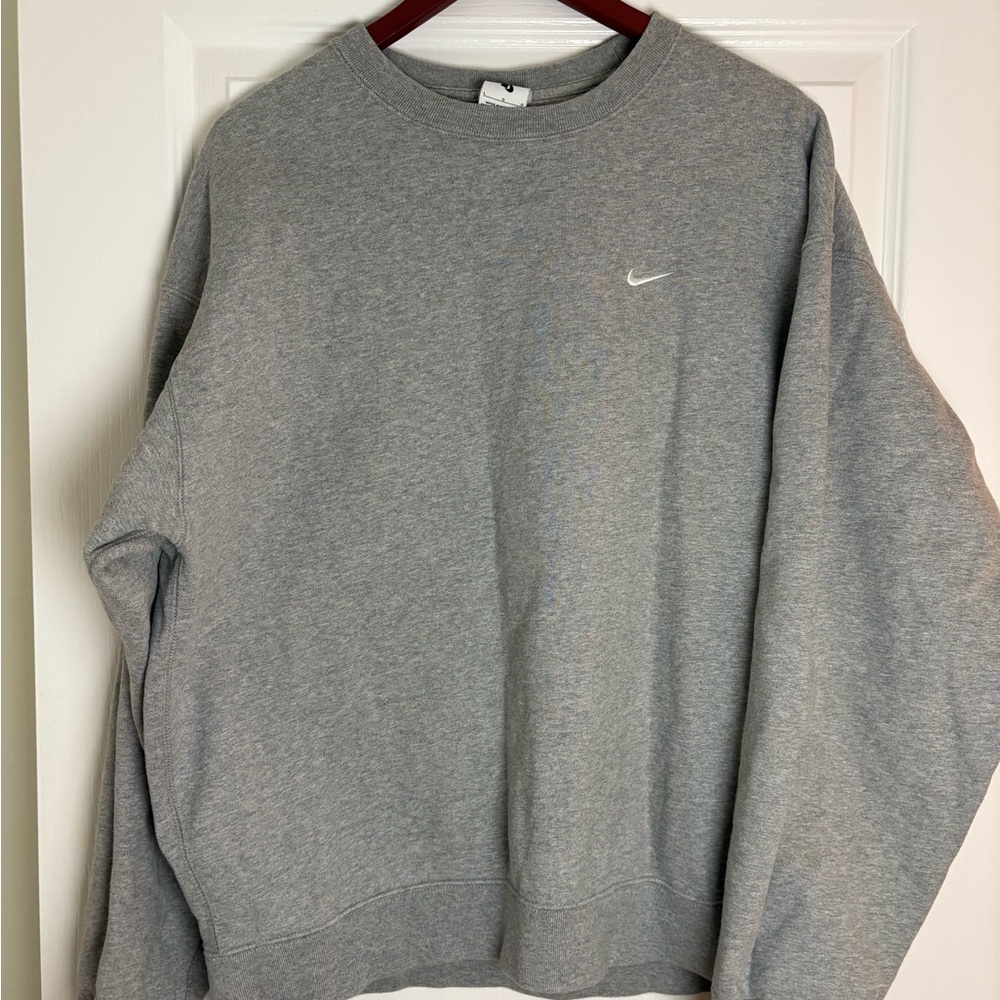 Nike Men's Classic Gray Crewneck Sweater - Picture 1 of 3